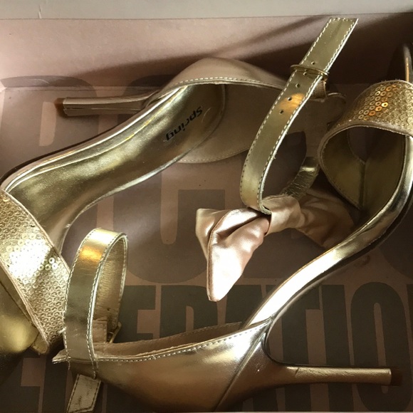 Spring heels - Picture 2 of 2